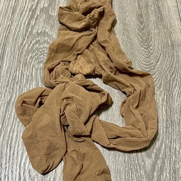 Tan Pantyhose - Picture 3 of 3